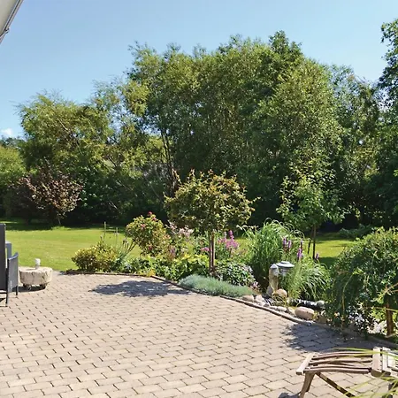 3 Bedroom Cozy In Holiday home