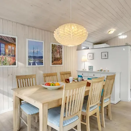 3 Bedroom Cozy In Holiday home